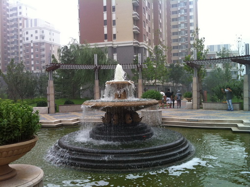 雕塑?chē)娙?/><div   id="116111166"   class=